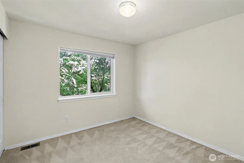 Property photo for 719 Kensington Avenue S, Kent photo 14