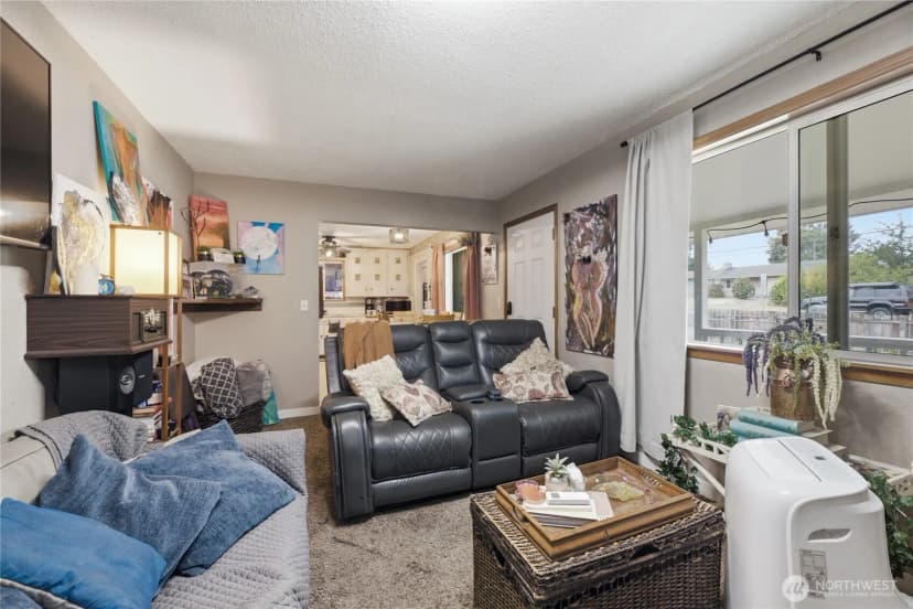 Property photo for 16001 Park Avenue S, Spanaway photo 4
