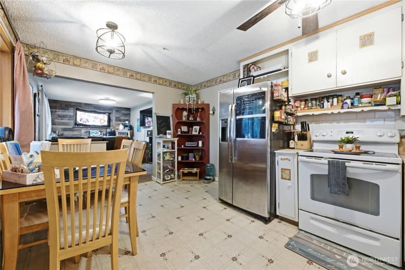 Property photo for 16001 Park Avenue S, Spanaway photo 10