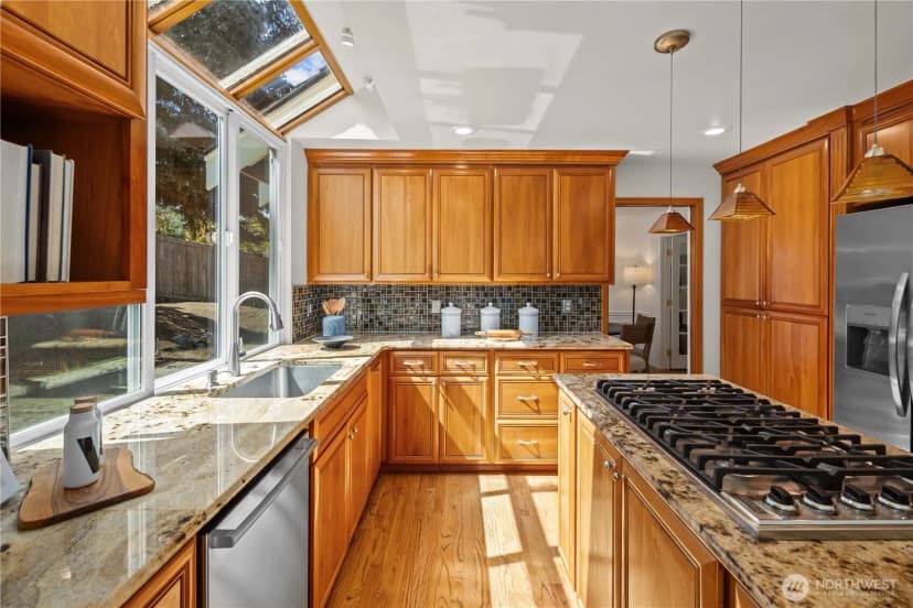Property photo for 24717 Se 45th Pl, Issaquah photo 12