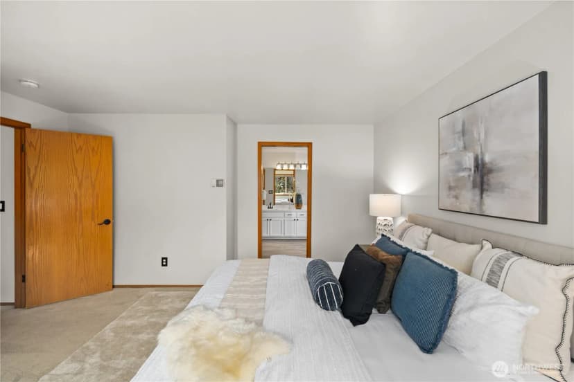 Property photo for 24717 Se 45th Pl, Issaquah photo 23