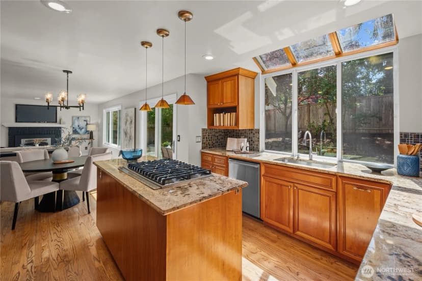 Property photo for 24717 Se 45th Pl, Issaquah photo 14