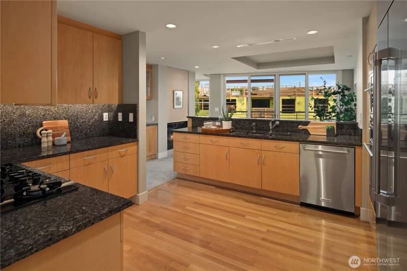 Property photo for 136 Central Way #304, Kirkland photo 12