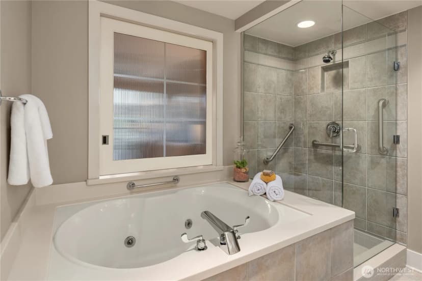 Property photo for 136 Central Way #304, Kirkland photo 30