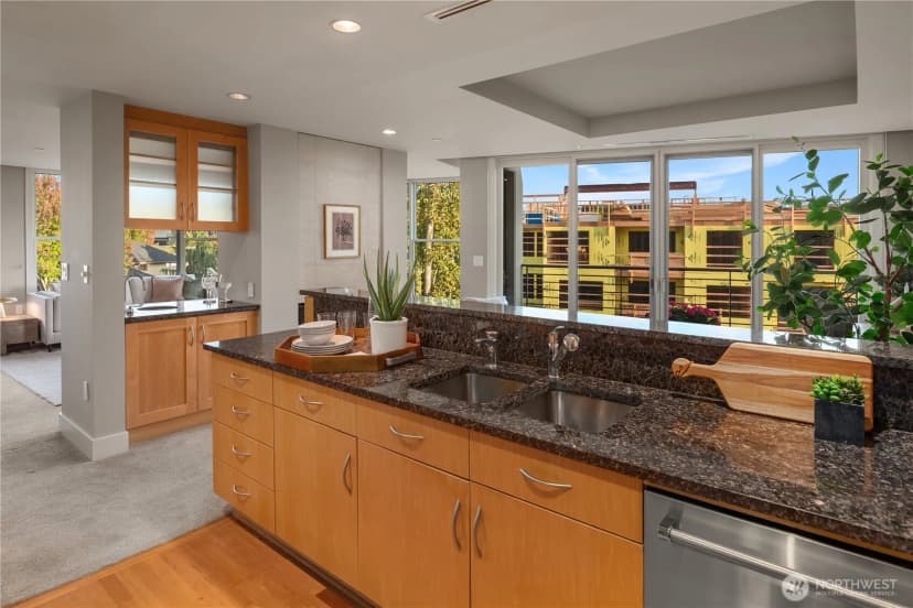 Property photo for 136 Central Way #304, Kirkland photo 14