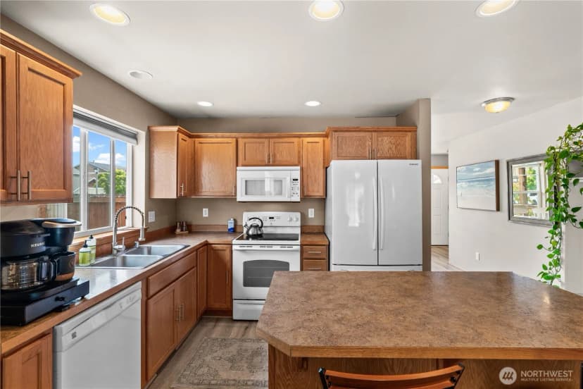 Property photo for 961 Nw Longview Drive, Oak Harbor photo 5