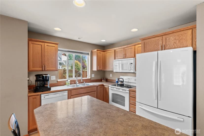 Property photo for 961 Nw Longview Drive, Oak Harbor photo 6