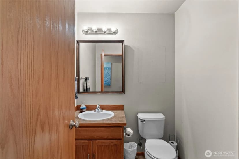 Property photo for 961 Nw Longview Drive, Oak Harbor photo 11
