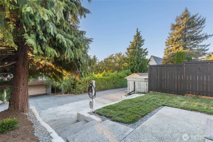 Property photo for 7717 2nd Avenue Ne, Seattle photo 35