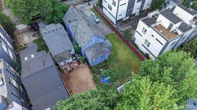 Property photo for 312 26th Avenue S, Seattle photo 2