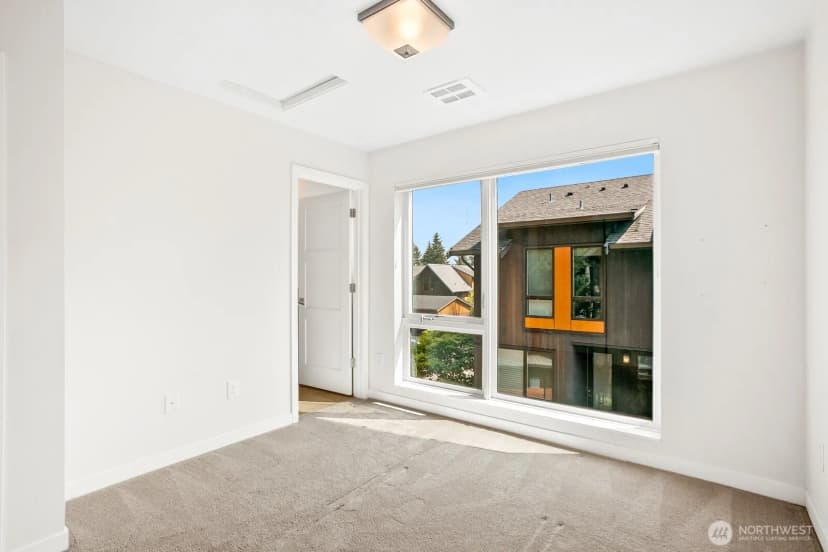 Property photo for 6542 32nd Avenue Ne #a, Seattle photo 14