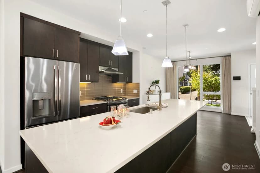 Property photo for 6542 32nd Avenue Ne #a, Seattle photo 11