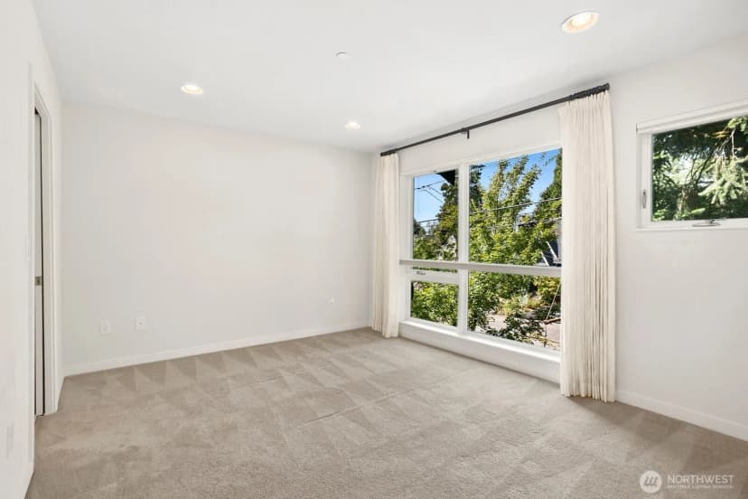 Property photo for 6542 32nd Avenue Ne #a, Seattle photo 16