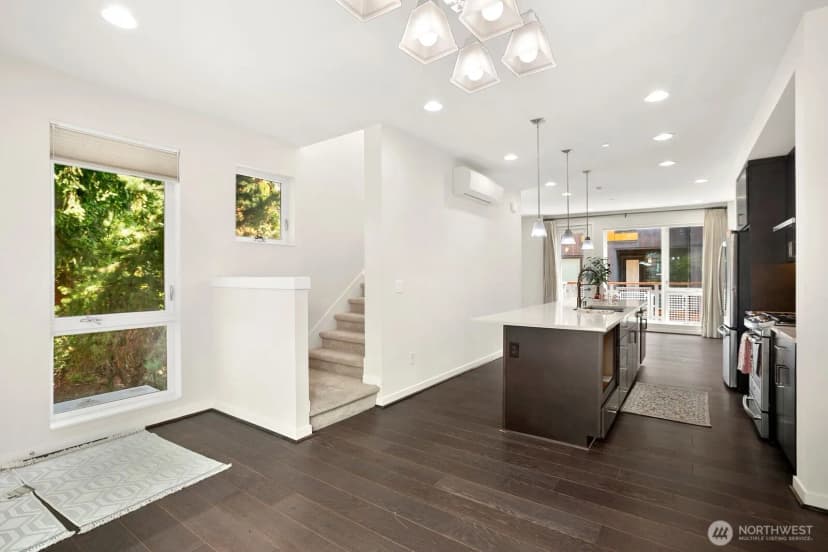 Property photo for 6542 32nd Avenue Ne #a, Seattle photo 6