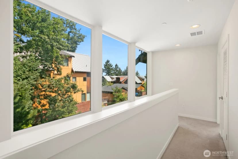 Property photo for 6542 32nd Avenue Ne #a, Seattle photo 17