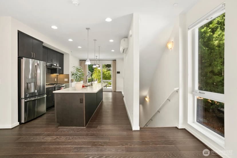 Property photo for 6542 32nd Avenue Ne #a, Seattle photo 9
