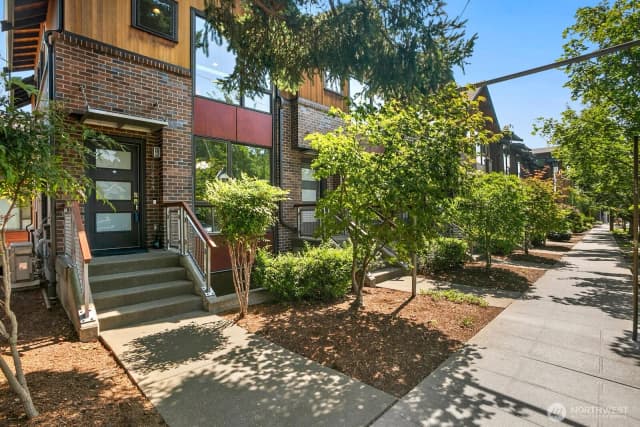 Property photo for 6542 32nd Avenue Ne #a, Seattle photo 3