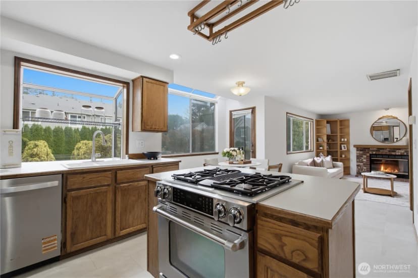 Property photo for 18228 Ne 109th Street, Redmond photo 9