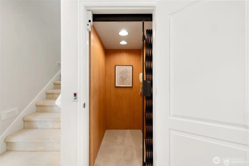 Property photo for 8144 W Mercer Way, Mercer Island photo 32