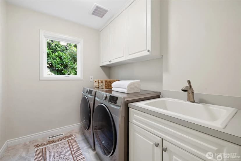 Property photo for 8144 W Mercer Way, Mercer Island photo 28