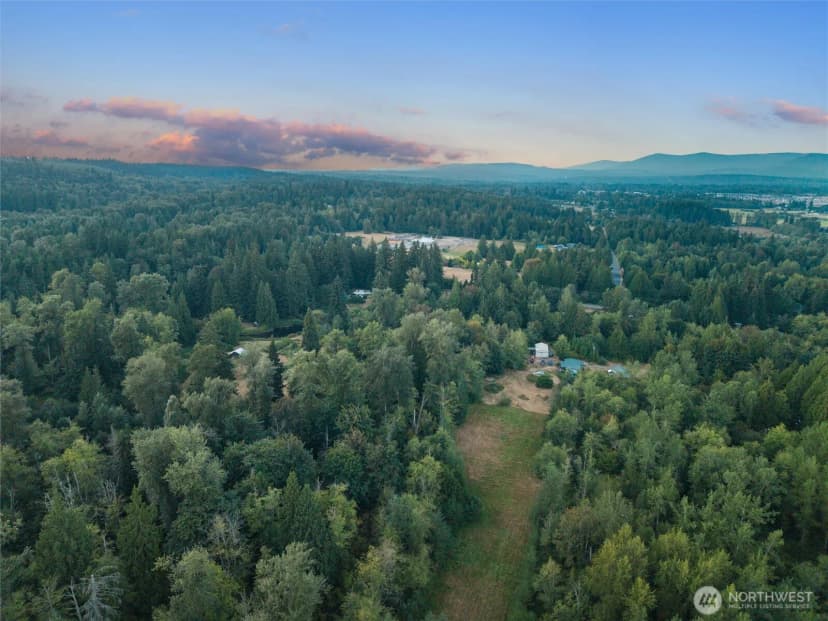 Property photo for 908 140th Street Ne, Marysville photo 8