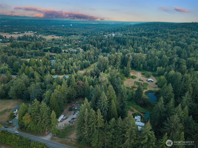 Property photo for 908 140th Street Ne, Marysville photo 12