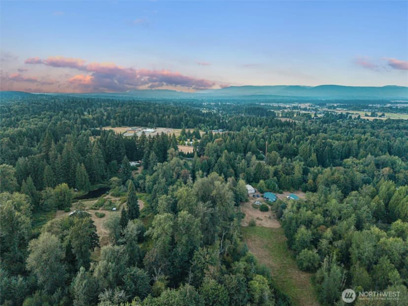 Property photo for 908 140th Street Ne, Marysville photo 10