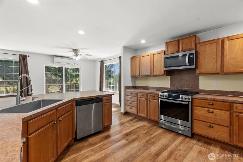 Property photo for 90 E Park Loop, Shelton photo 15