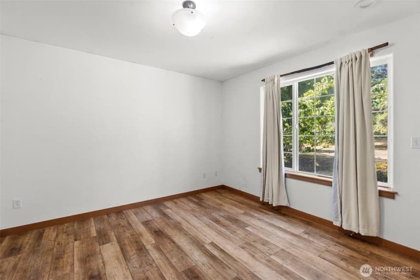 Property photo for 90 E Park Loop, Shelton photo 20