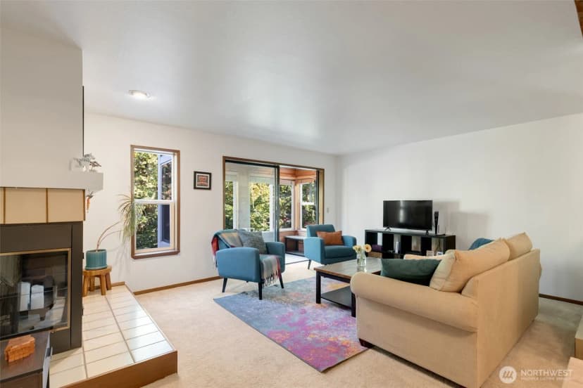 Property photo for 12027 15th Avenue Ne #304, Seattle photo 15