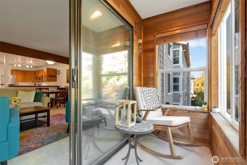 Property photo for 12027 15th Avenue Ne #304, Seattle photo 17