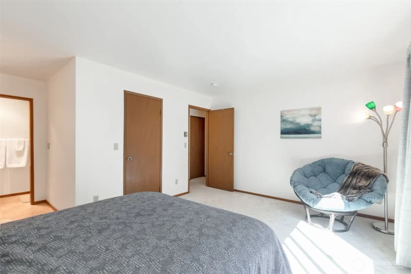 Property photo for 12027 15th Avenue Ne #304, Seattle photo 25