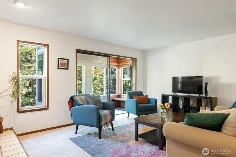Property photo for 12027 15th Avenue Ne #304, Seattle photo 16