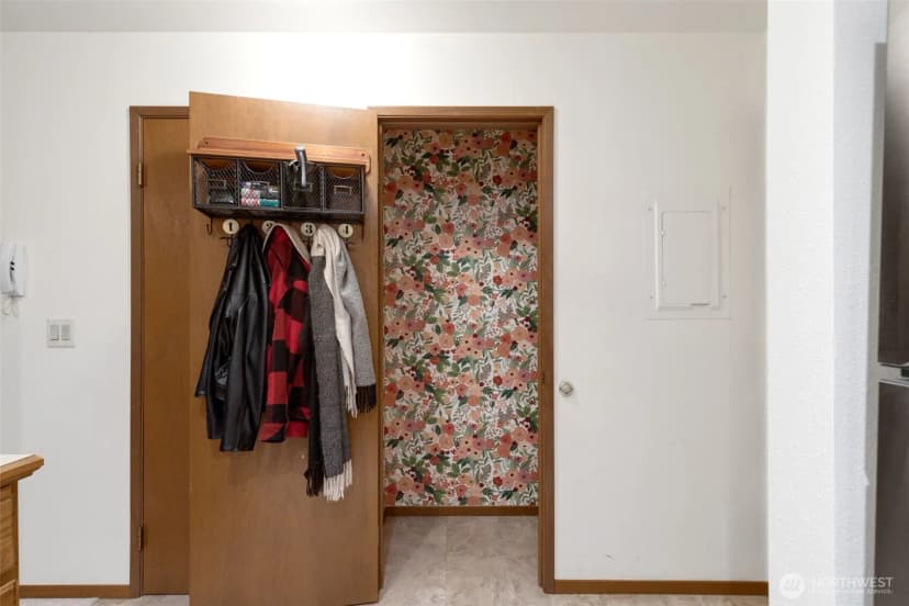Property photo for 12027 15th Avenue Ne #304, Seattle photo 10