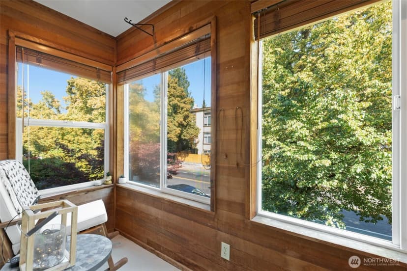 Property photo for 12027 15th Avenue Ne #304, Seattle photo 18