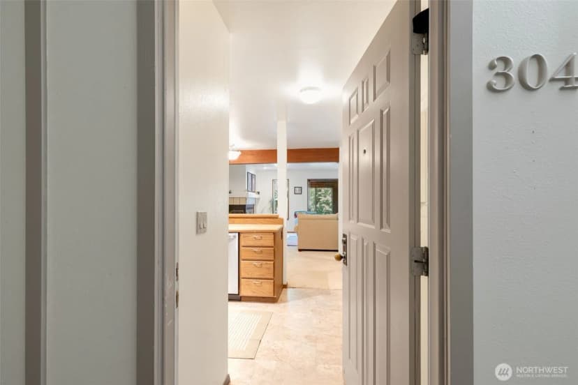 Property photo for 12027 15th Avenue Ne #304, Seattle photo 4