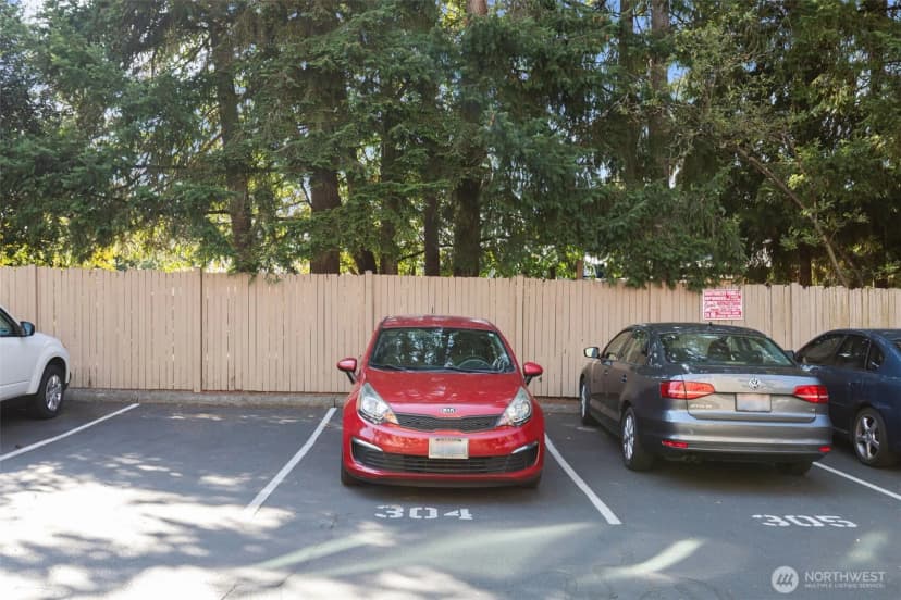 Property photo for 12027 15th Avenue Ne #304, Seattle photo 35