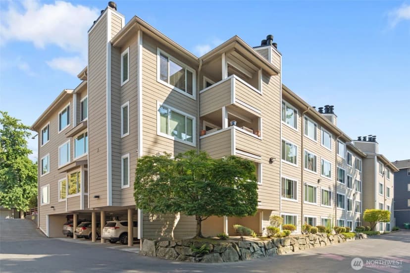 Property photo for 12027 15th Avenue Ne #304, Seattle photo 34