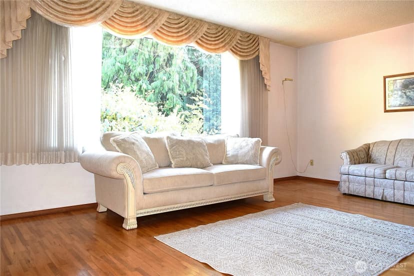 Property photo for 3520 Ne 204th Street, Lake Forest Park photo 6