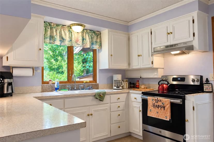 Property photo for 3520 Ne 204th Street, Lake Forest Park photo 11