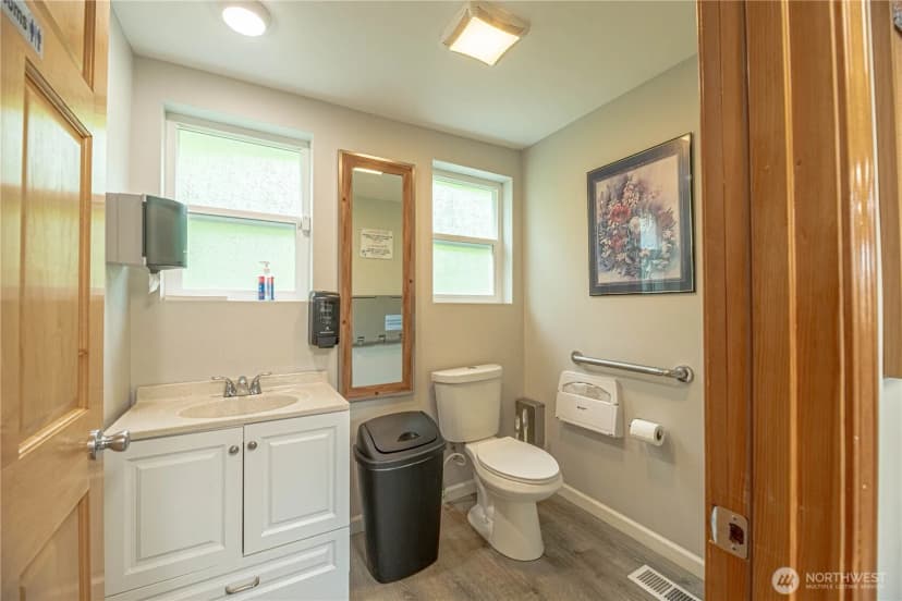Property photo for 1022 Sw 151st Street, Burien photo 10