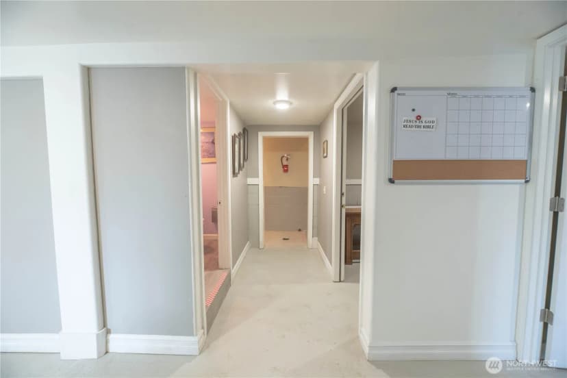 Property photo for 1022 Sw 151st Street, Burien photo 11