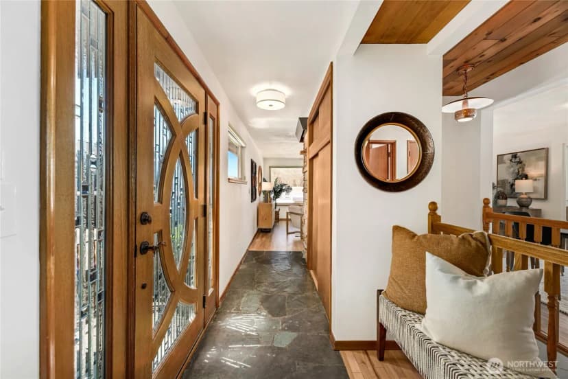 Property photo for 5813 Sw Horton Street, Seattle photo 4