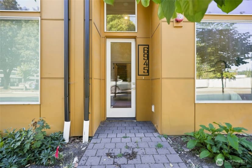 Property photo for 6945 Ellis Avenue S, Seattle photo 7