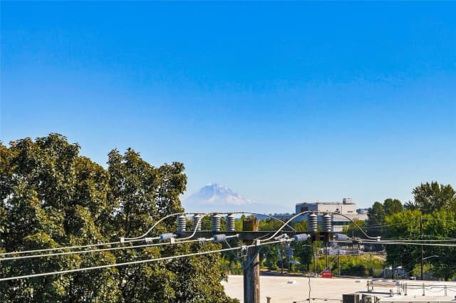 Property photo for 6945 Ellis Avenue S, Seattle photo 5