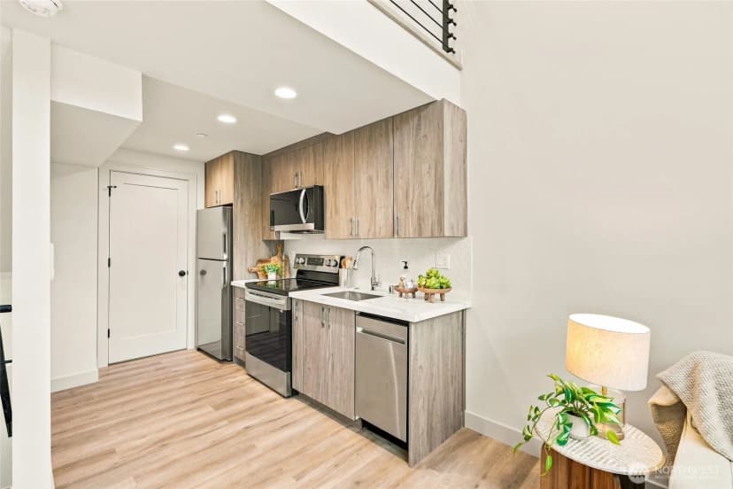 Property photo for 6945 Ellis Avenue S, Seattle photo 16