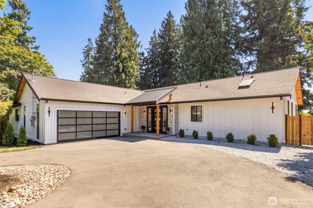 Property photo for 15729 Larch Way, Lynnwood photo 4