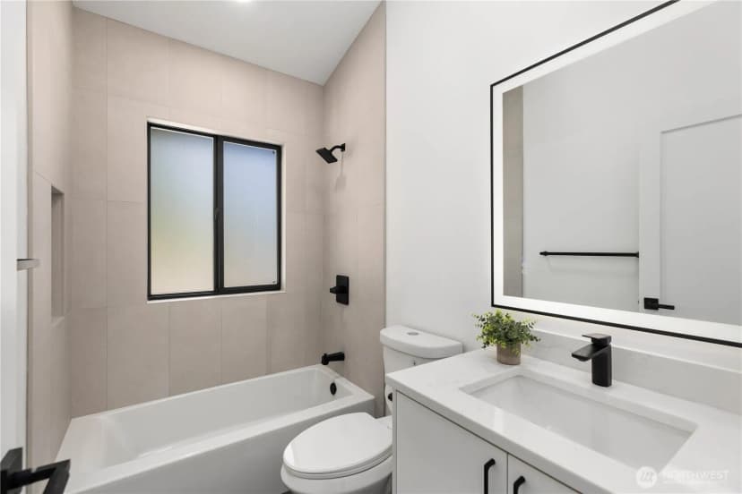 Property photo for 15729 Larch Way, Lynnwood photo 18