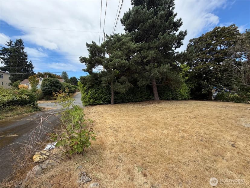 Property photo for 11334 Corliss Avenue N, Seattle photo 10