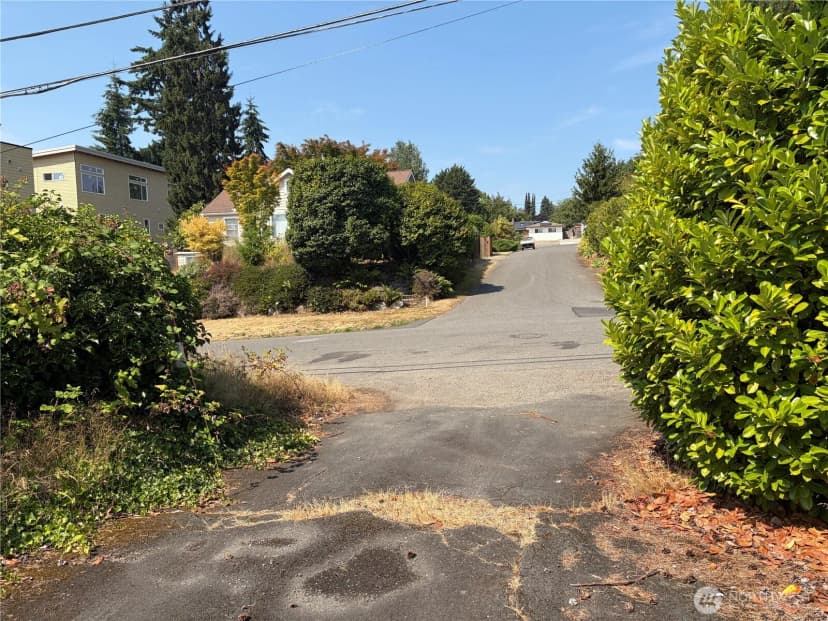 Property photo for 11334 Corliss Avenue N, Seattle photo 5
